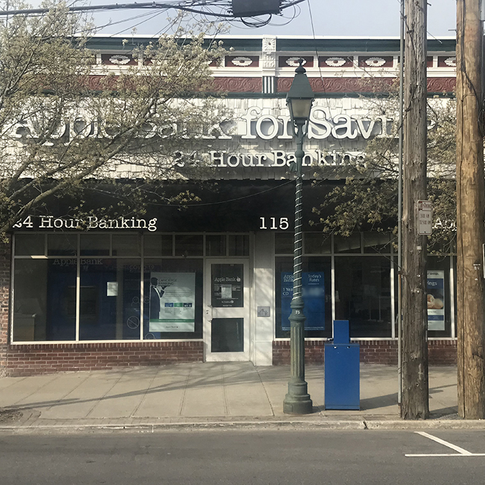 Banks in Nassau County | Bank in Cedarhurst NY | Apple Bank
