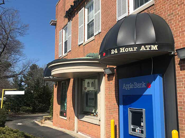 1395 Northern Blvd (Manhasset)